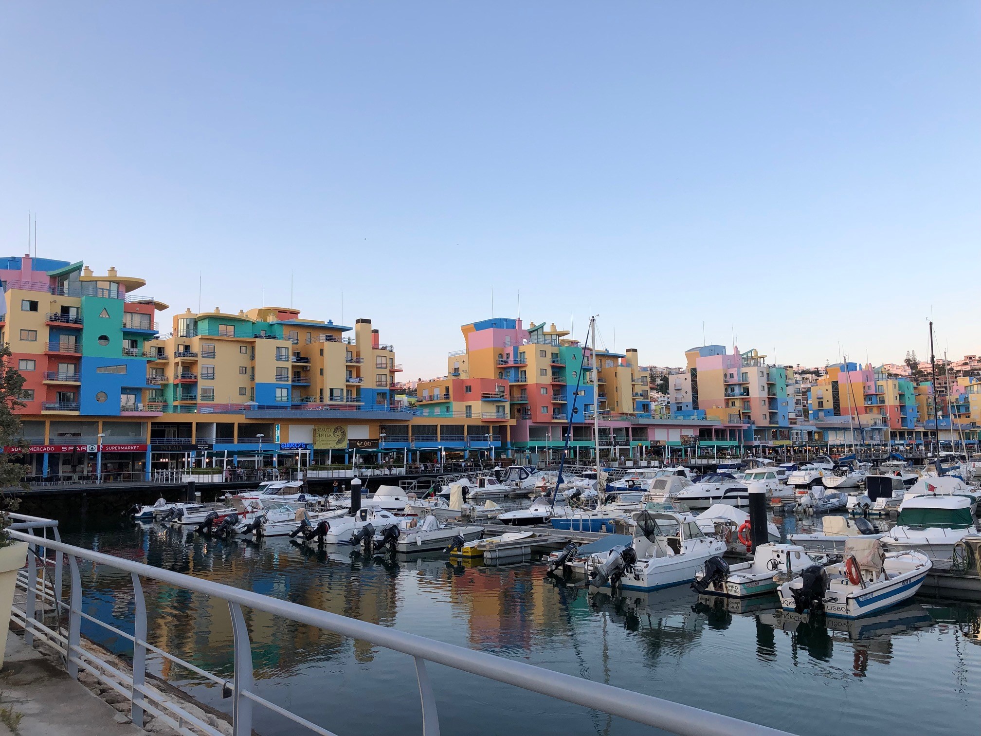 Latest Marina Developments 2019 – new paint all round for the apartments!